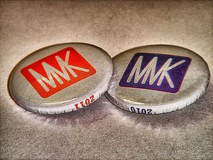 MMK-Button Effekte-Snapseed-02 grau-farbig 1024x768.jpg