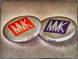 MMK-Button Effekte-Snapseed-02b grau-farbig Rand 1024x768.jpg